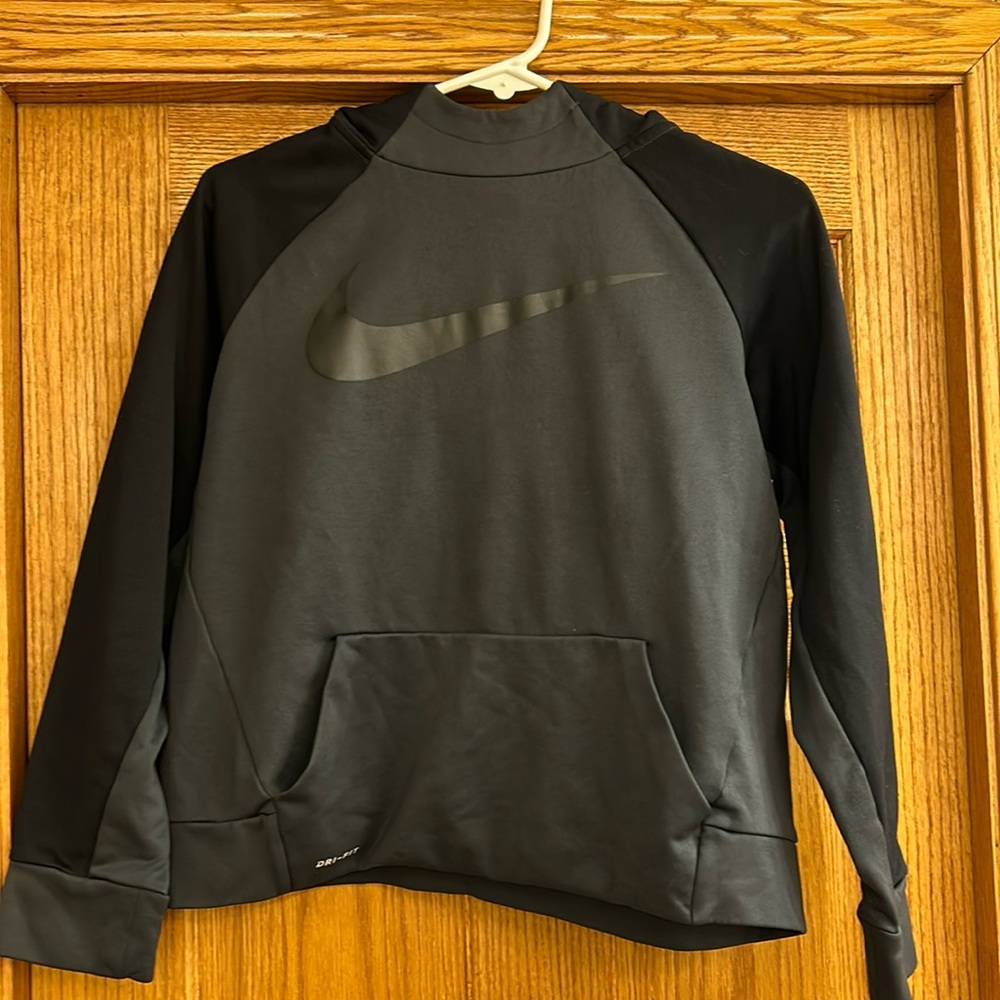 Nike Boys XL hoodie NWOT. Has been sitting in tote. Cleaning out closet!